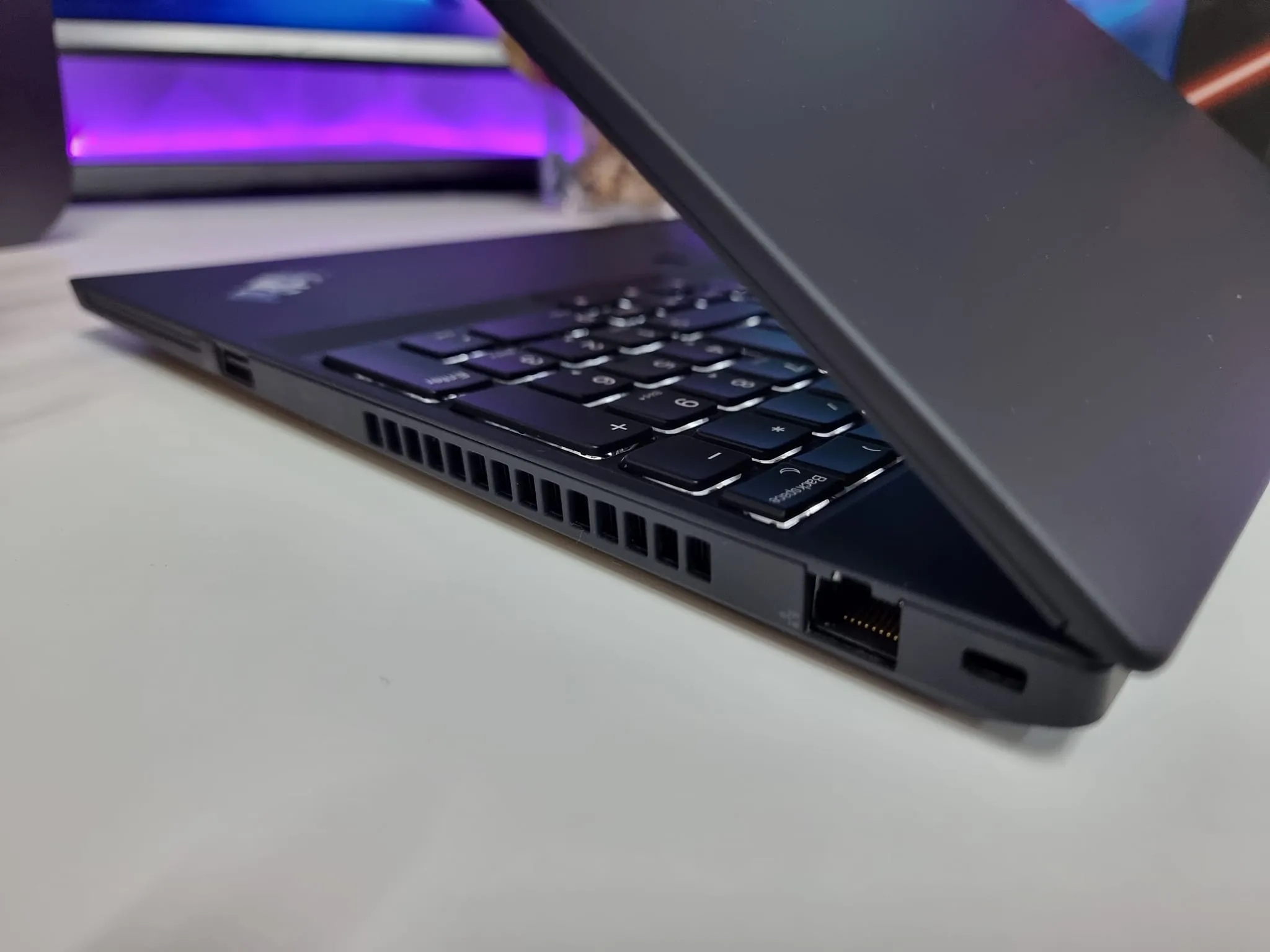 Lenovo ThinkPad T15 Tactile Core i5 10éme vPro 16 Go RAM DDR4 256 Go SSD Nvme