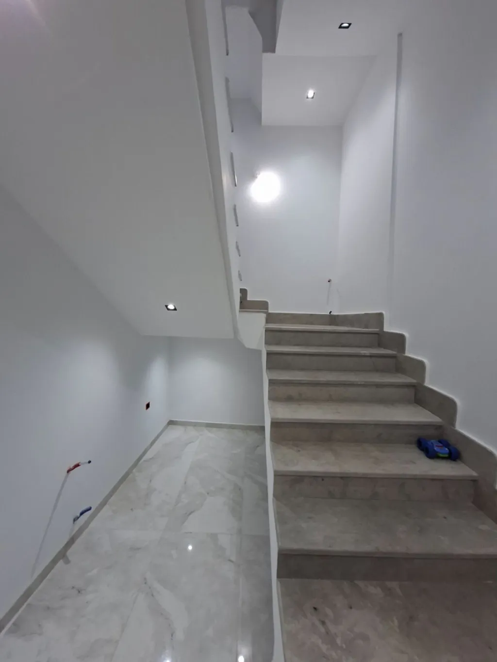 Villa moderne S+4 à El Mourouj 5