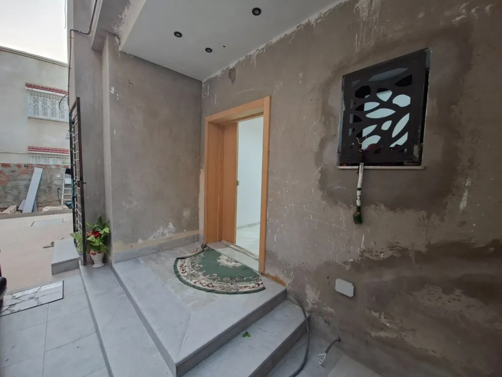Villa moderne S+4 à El Mourouj 5