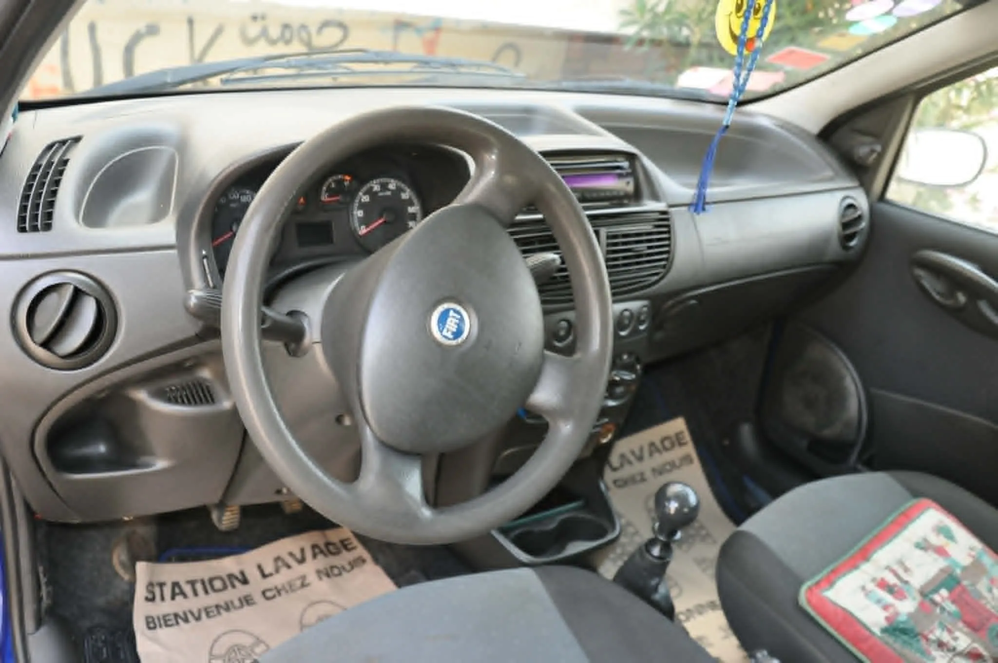 Punto 3 TEL : 99.976.624 PRIX 18.700