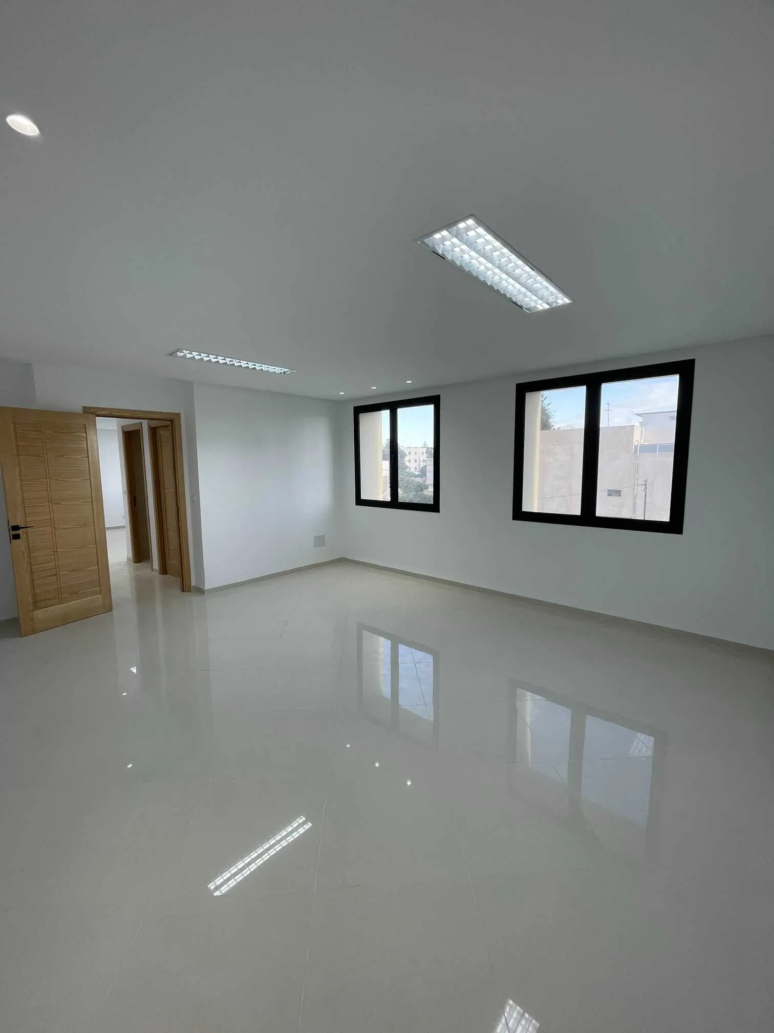 À louer – Bureaux neufs S+1 et S+2 à Monastir Centre-Ville