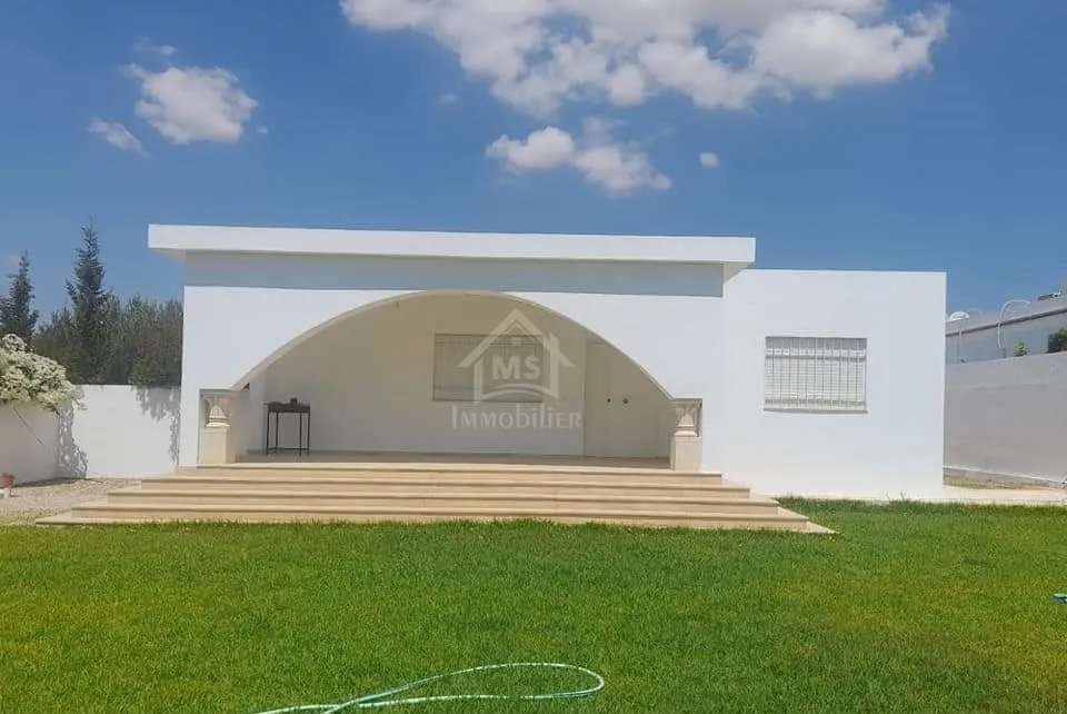 Belle villa toute neuve avec un grand jardin Ă vendre 51355351