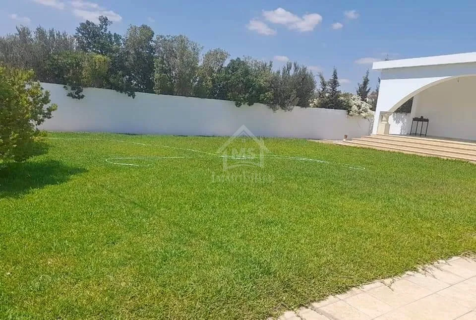 Belle villa toute neuve avec un grand jardin Ă vendre 51355351