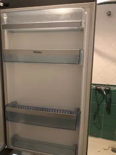 À vendre : Réfrigérateur combiné Haier – 340 L – No Frost – Silver – Fabrication italienne