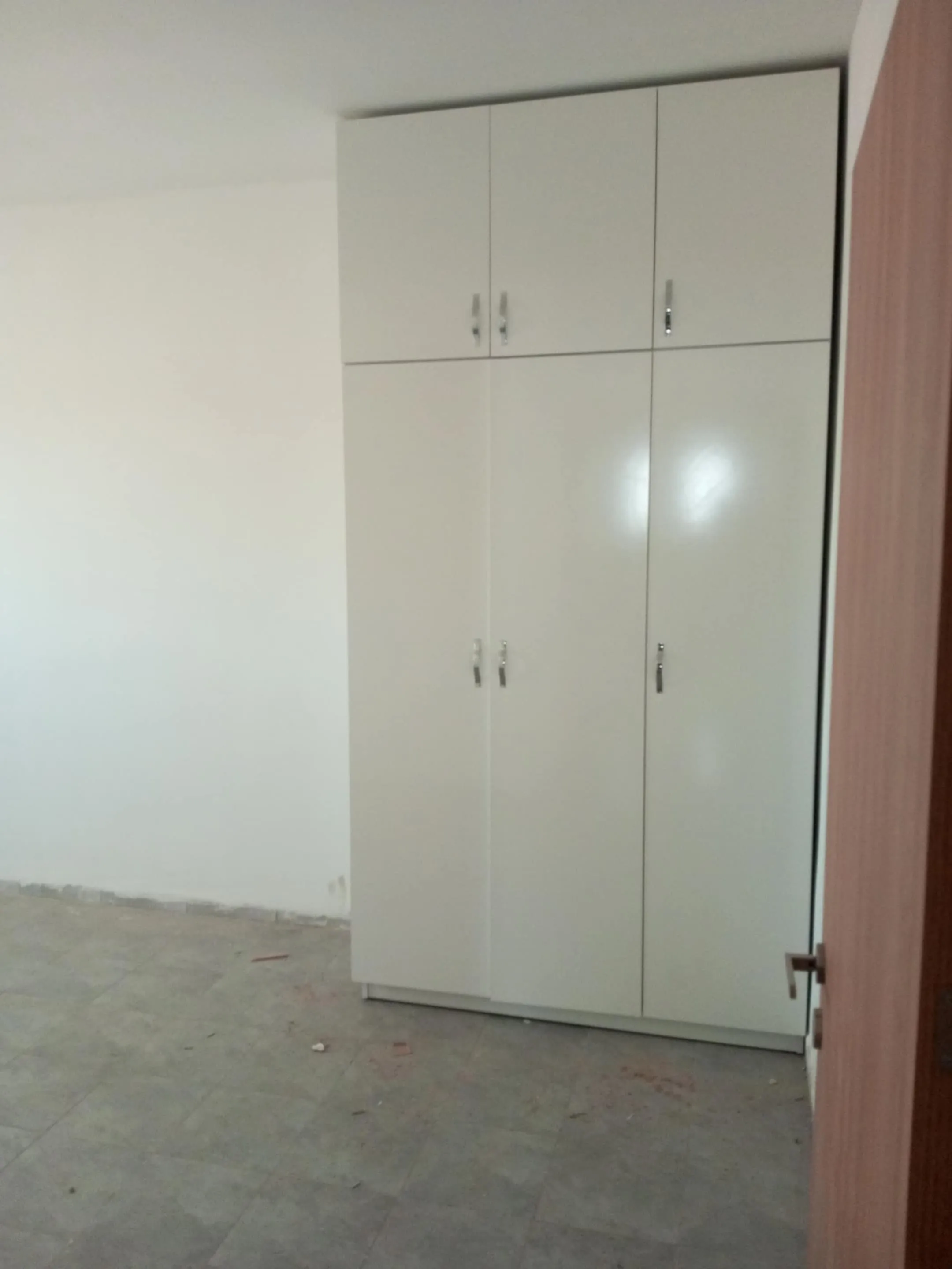  un appartement s+2 haut standing au 2éme étage a louer situé a khaznadar