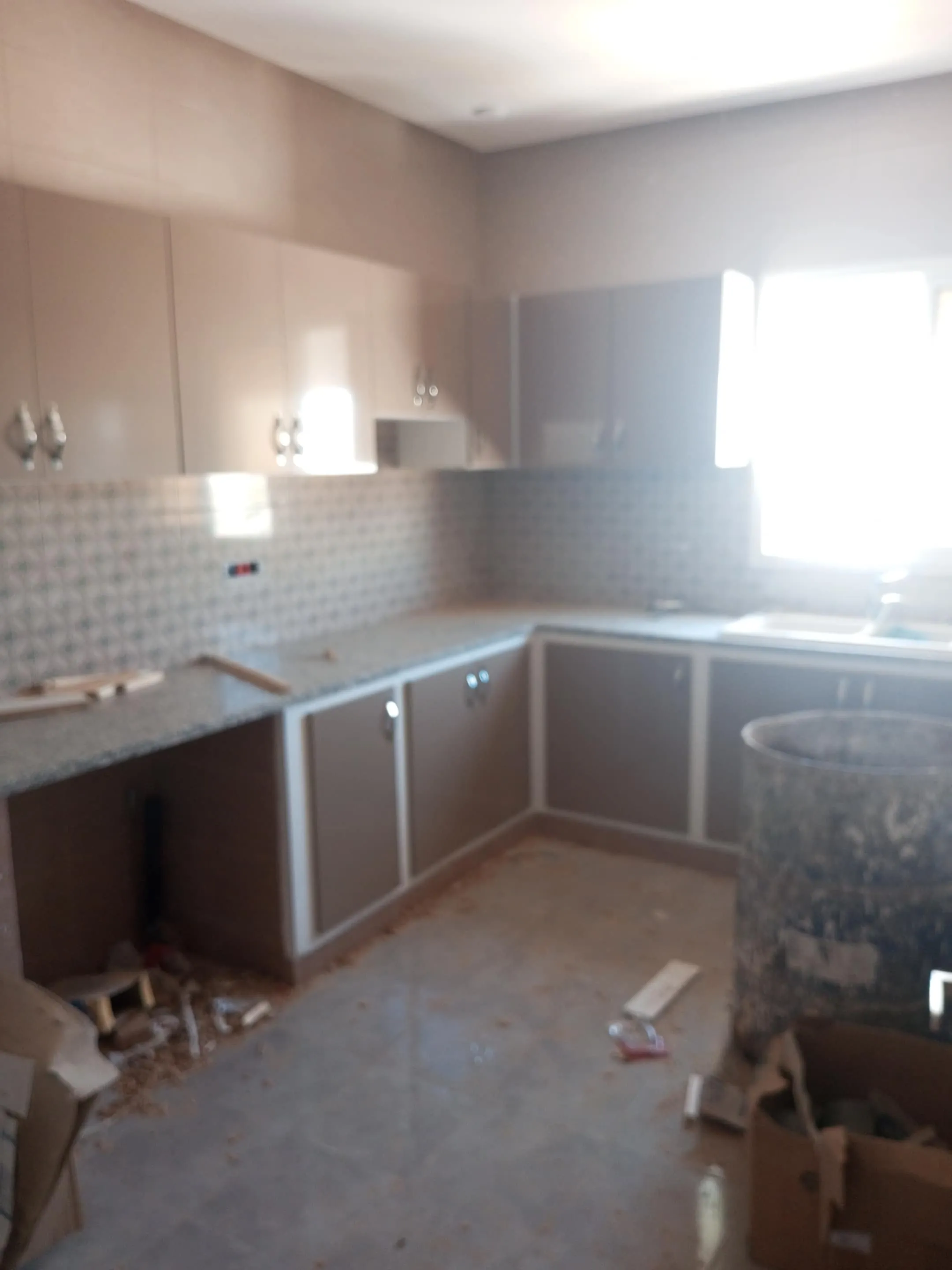  un appartement s+2 haut standing au 2éme étage a louer situé a khaznadar