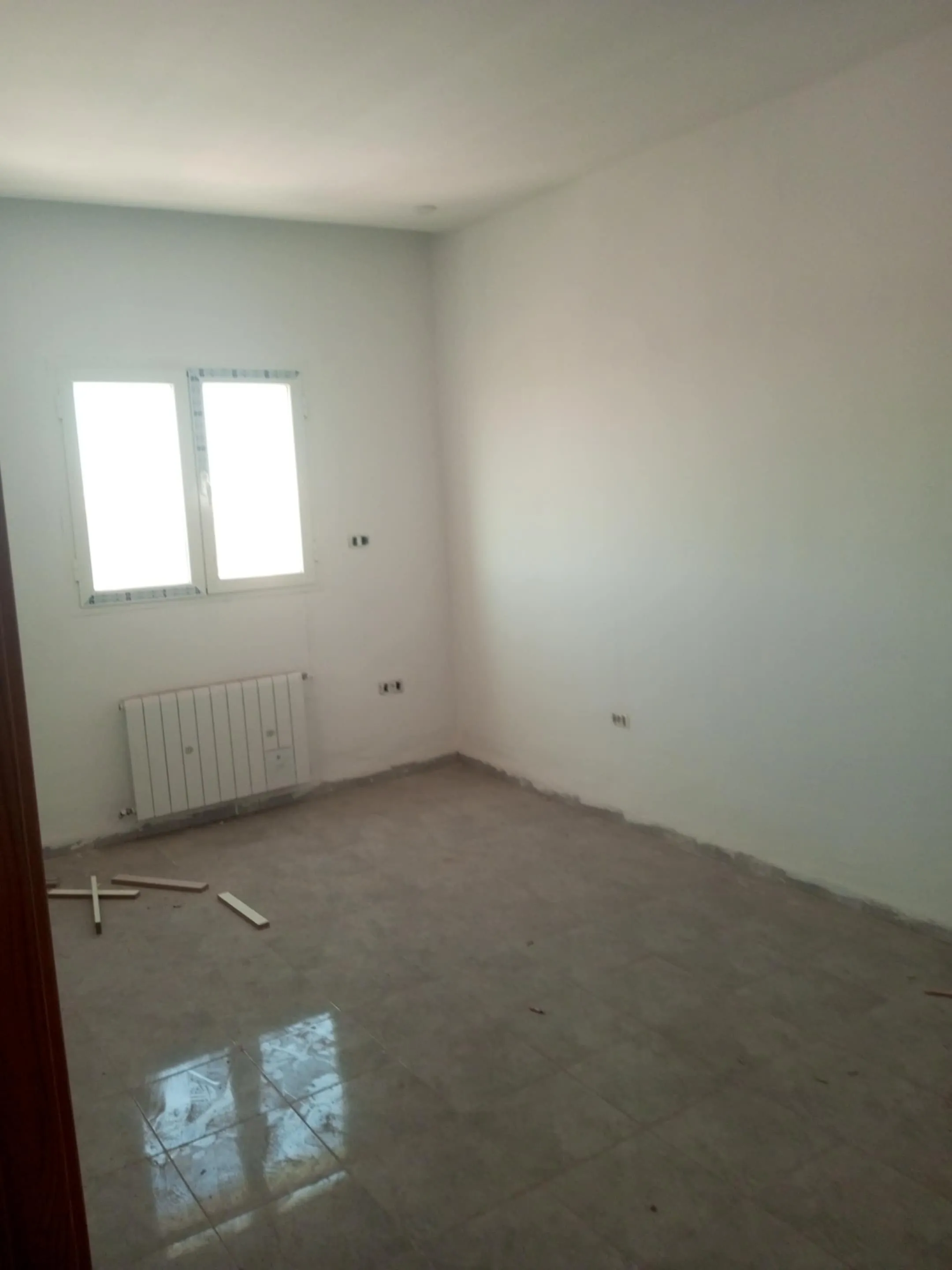  un appartement s+2 haut standing au 2éme étage a louer situé a khaznadar