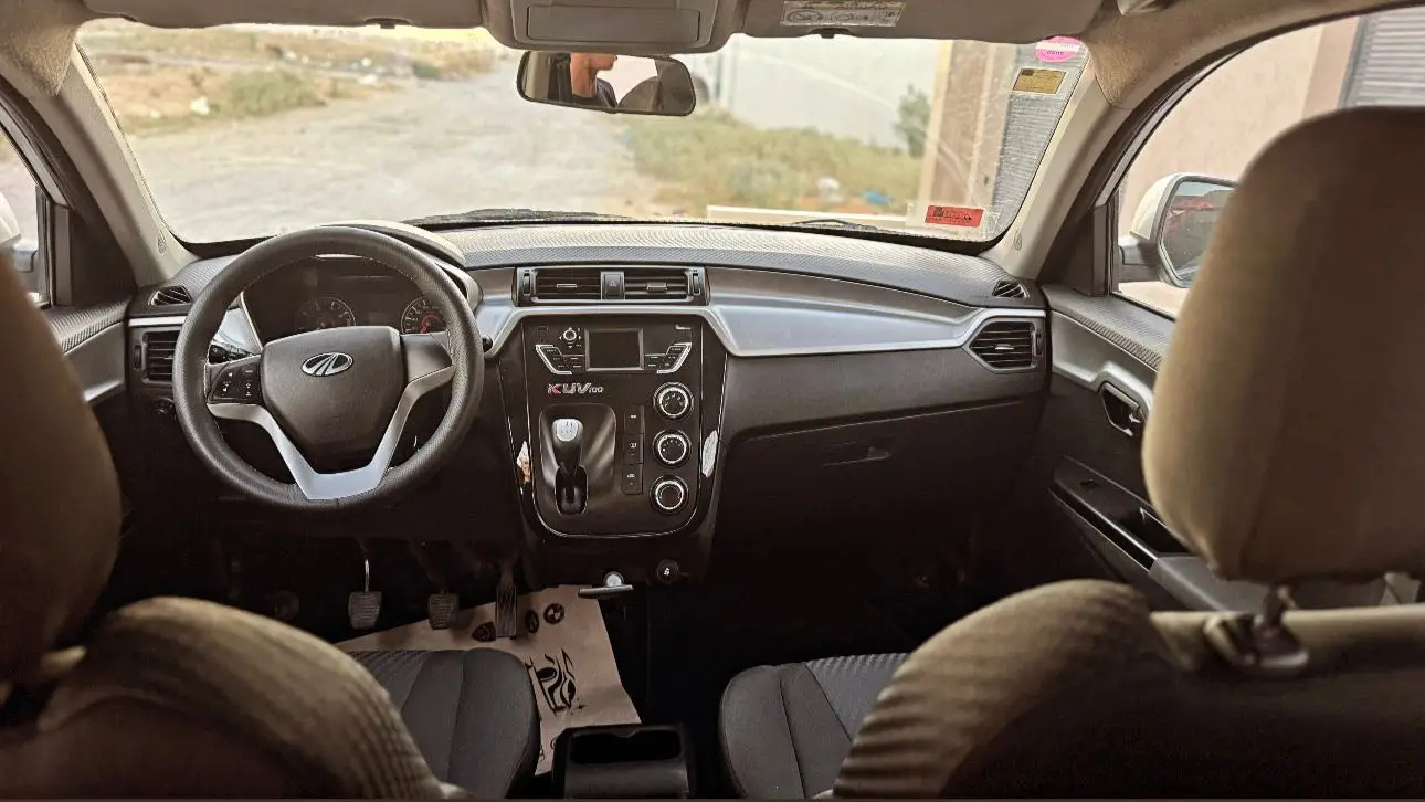 Mahindra kuv 100 k6+