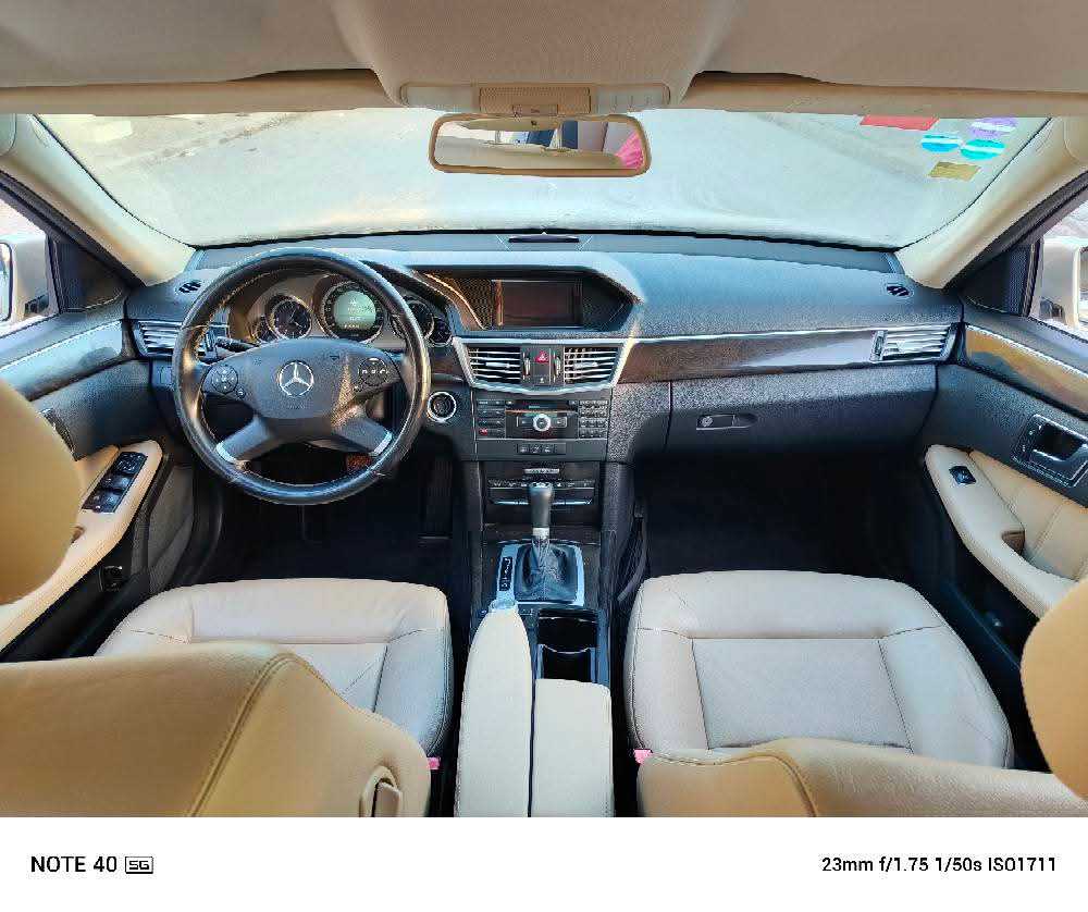 🚘 mercedes E 200  