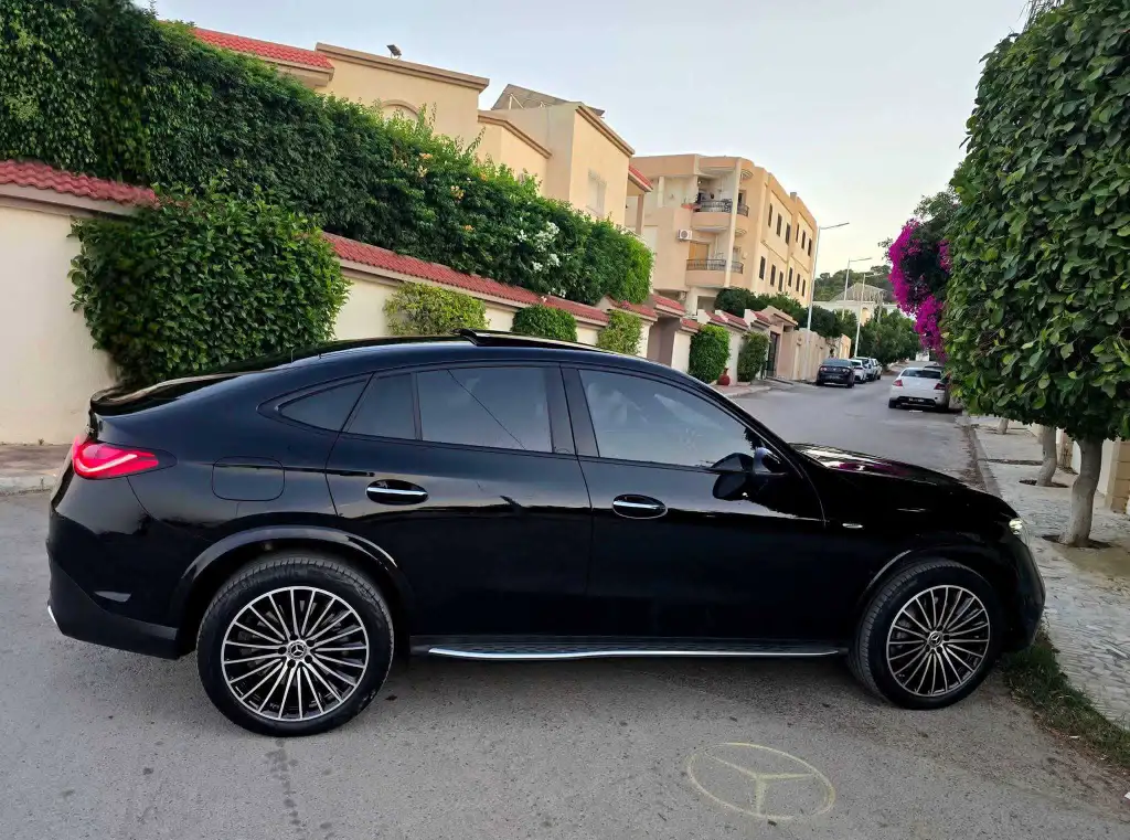 ⛔️Mercedes🇩🇪GLC300e 2025 8000km 4matic⛔️ 
        🔁 on accepte l échange des voitures 
       