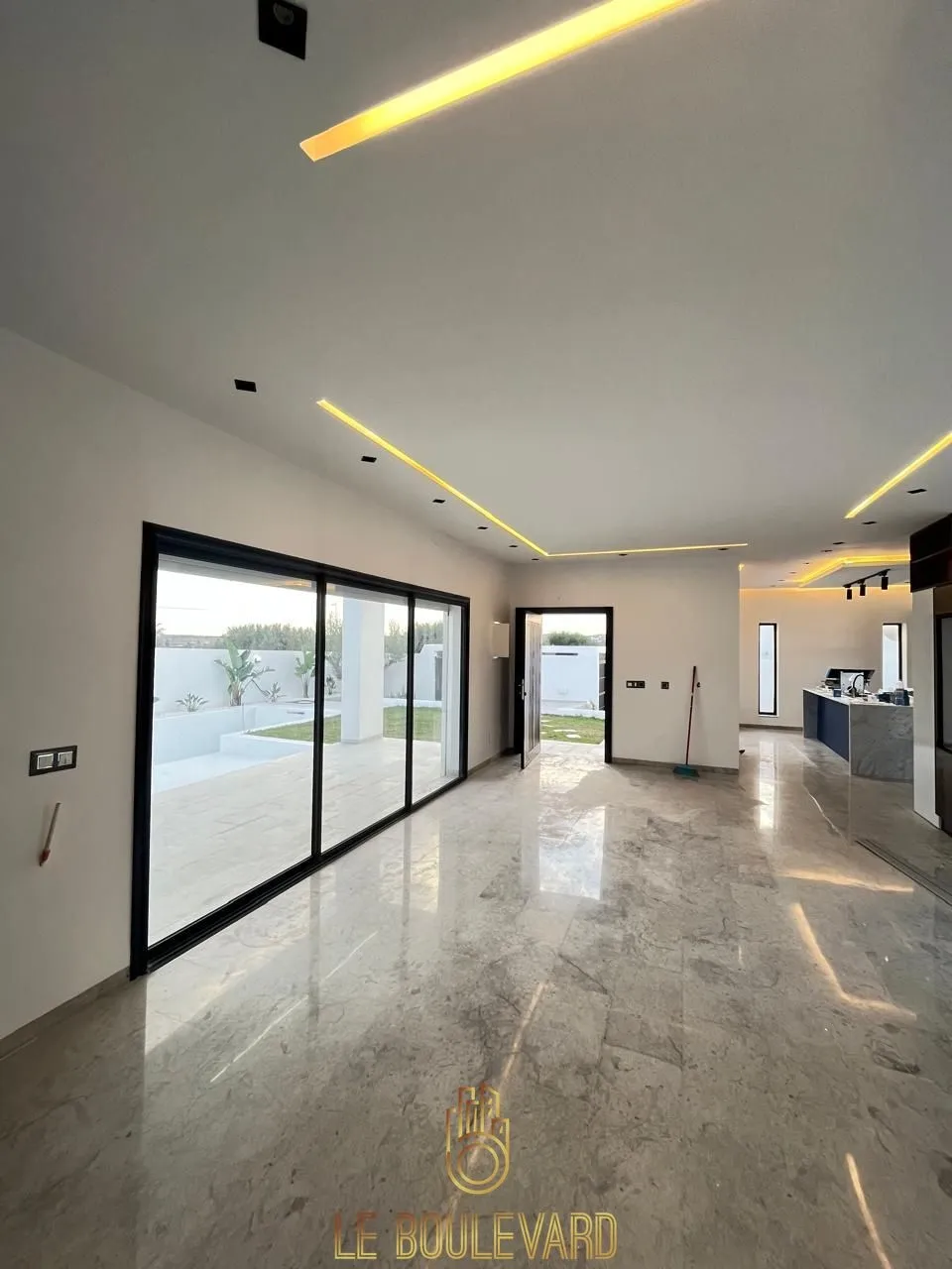 À vendre : Villa S+4 de très haut standing située à Sidi Jdidi, Hammamet