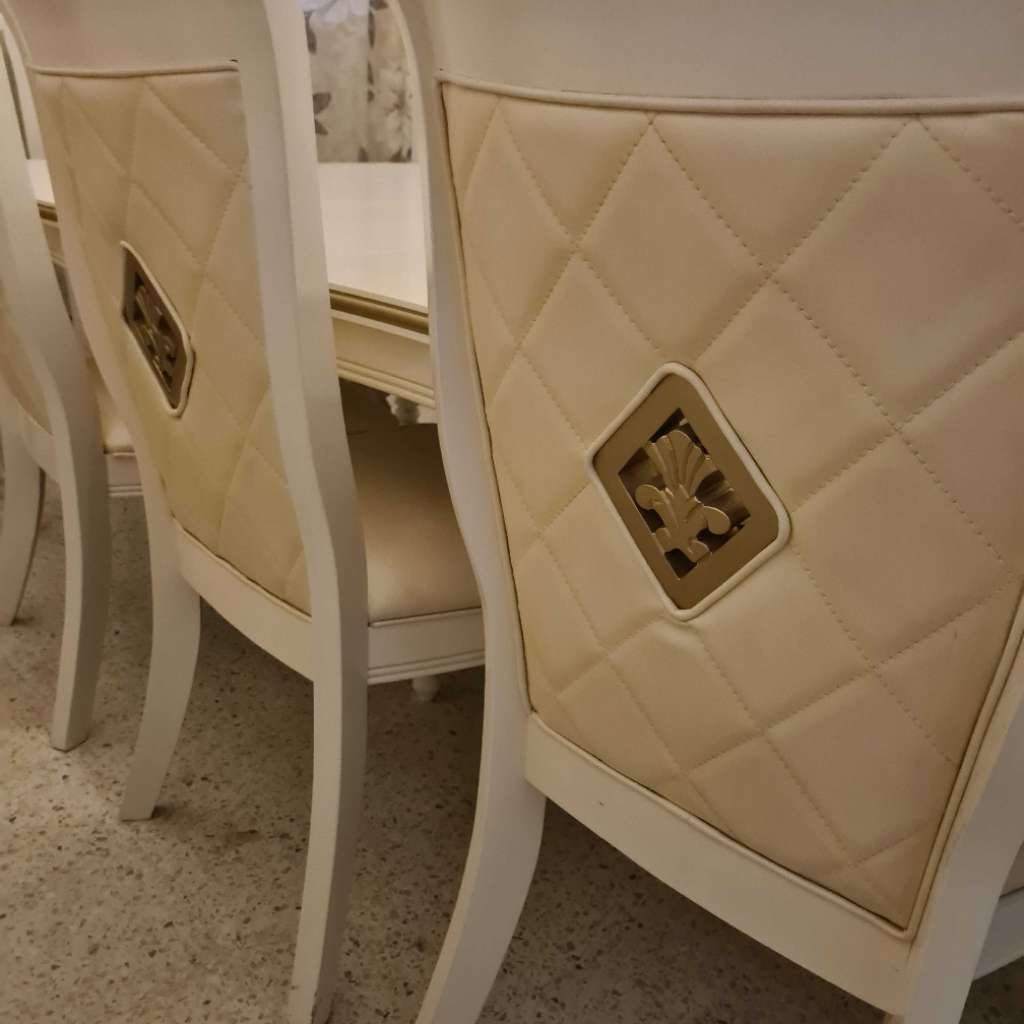Foursa salle à manger royale neuve 