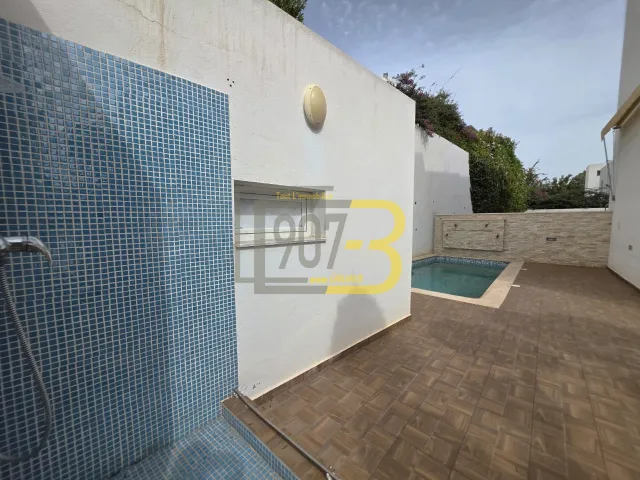 À louer – Étage de villa S+4 avec piscine à Menzah 9