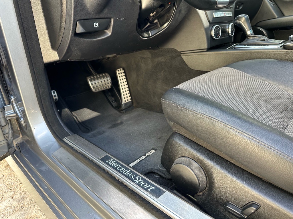 Mercedes c180 restyle phase 2 kit Amg pack night edition sport etat neuf