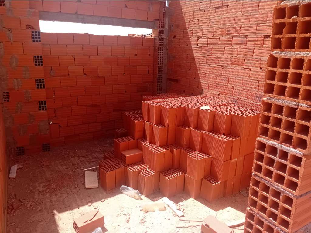 À Vendre – Maison Inachevée à Hay Riadh 5, Sousse