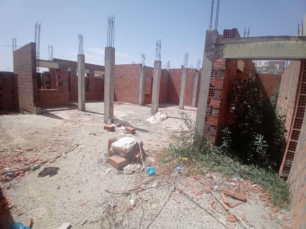 À Vendre – Maison Inachevée à Hay Riadh 5, Sousse
