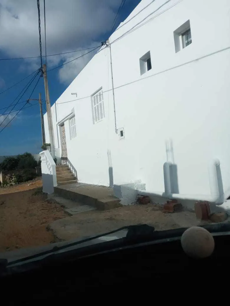 maison avec un garage à vendre