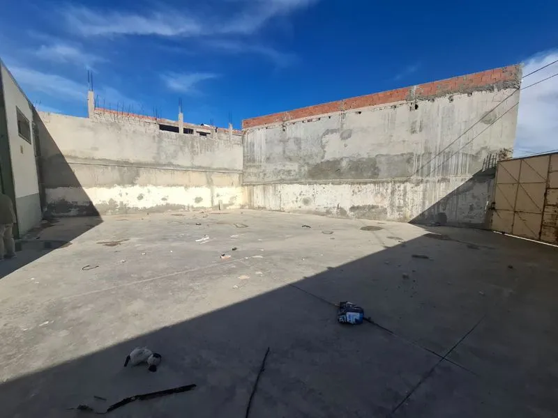 Dépôt 1000 m² – Oudhna