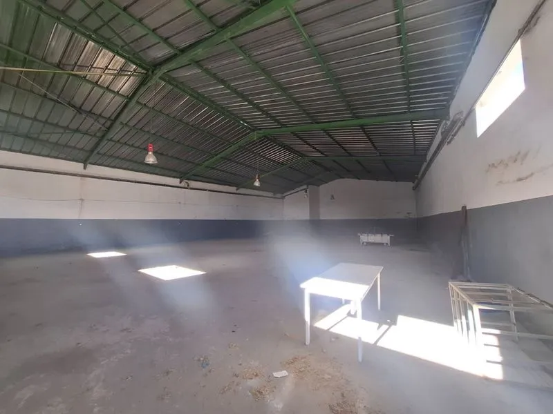 Dépôt 1000 m² – Oudhna