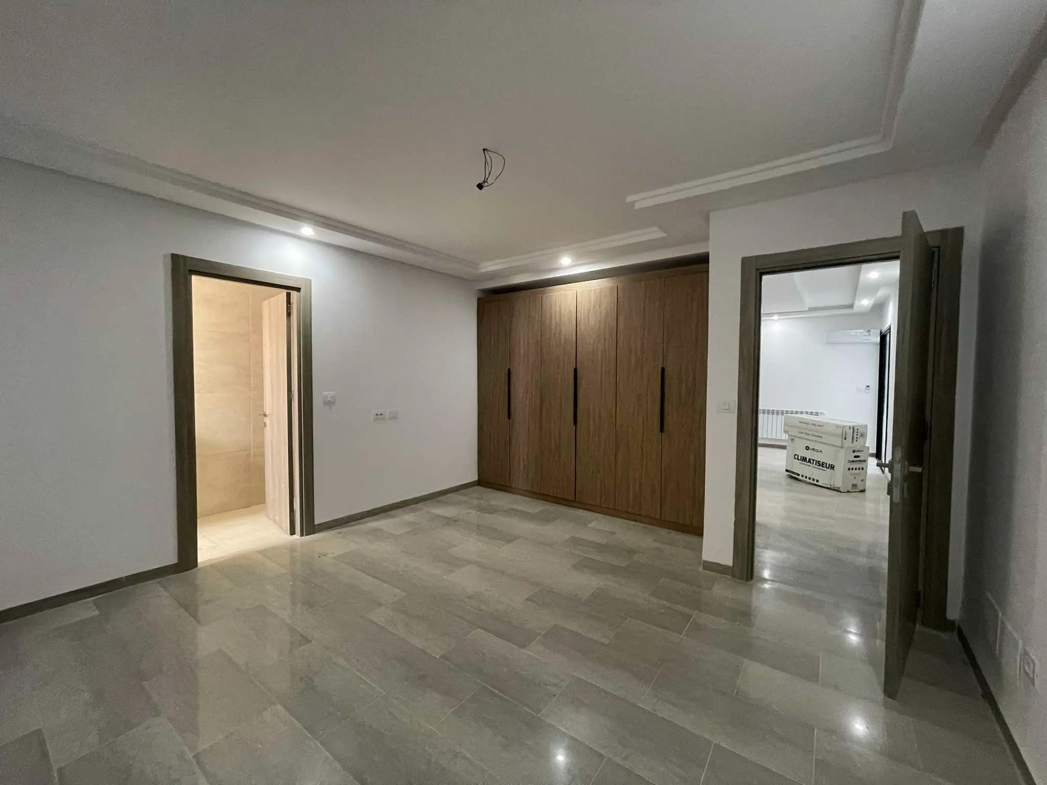 A louer un Duplex S4 à usage bureautique ou commercial à Ezzahra