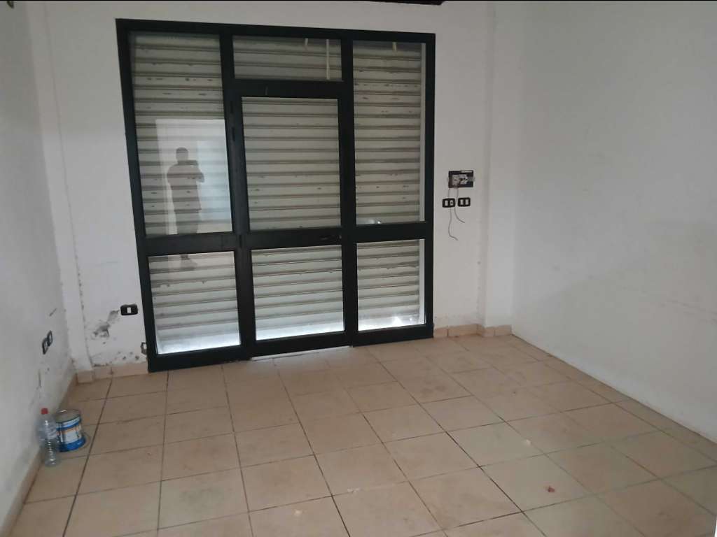 A louer local situé à hamam bhair superficie 180 m²