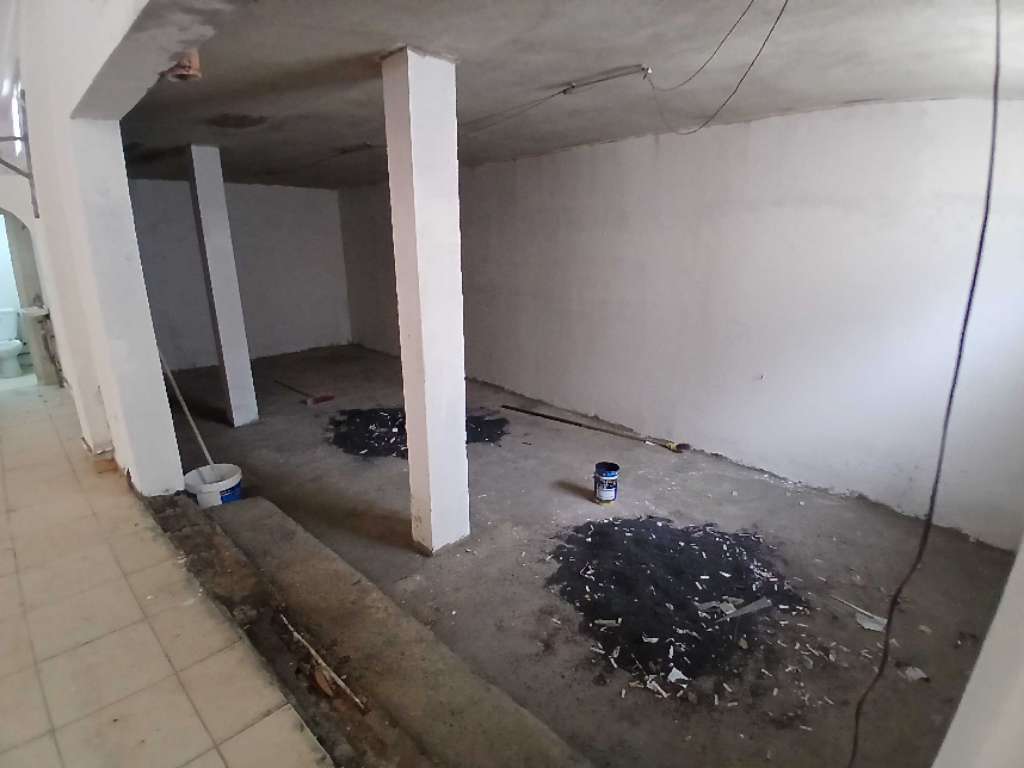 A louer local situé à hamam bhair superficie 180 m²