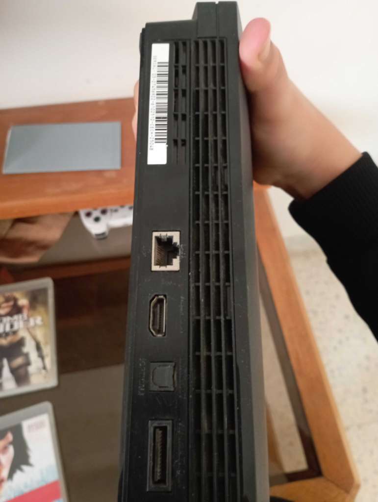 A VENDRE UNE PS3 Très BONNE Occasion prix négociable 