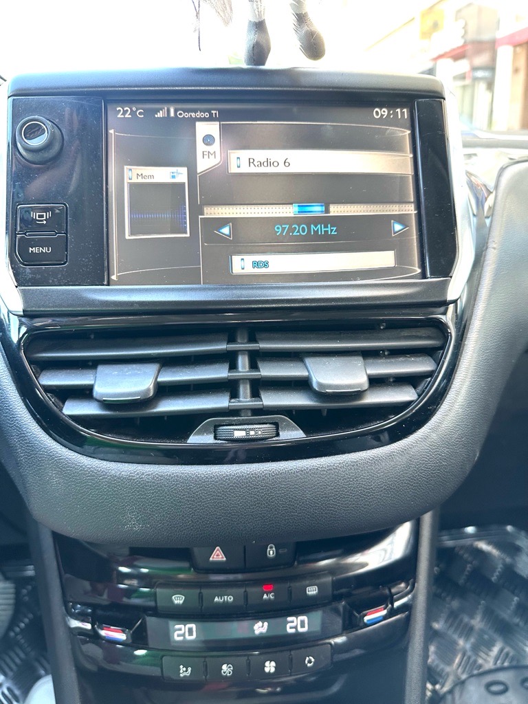 Peugeot 208 à vendre en très bon état