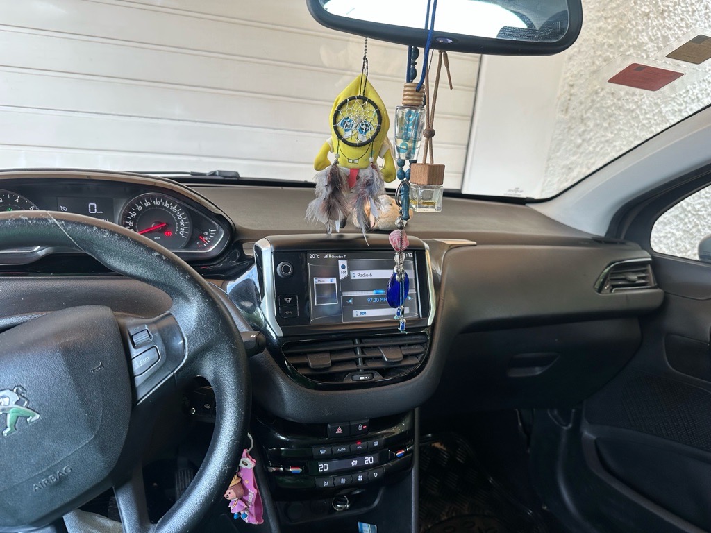 Peugeot 208 à vendre en très bon état