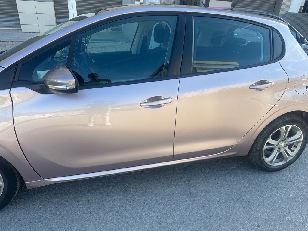 Peugeot 208 à vendre en très bon état