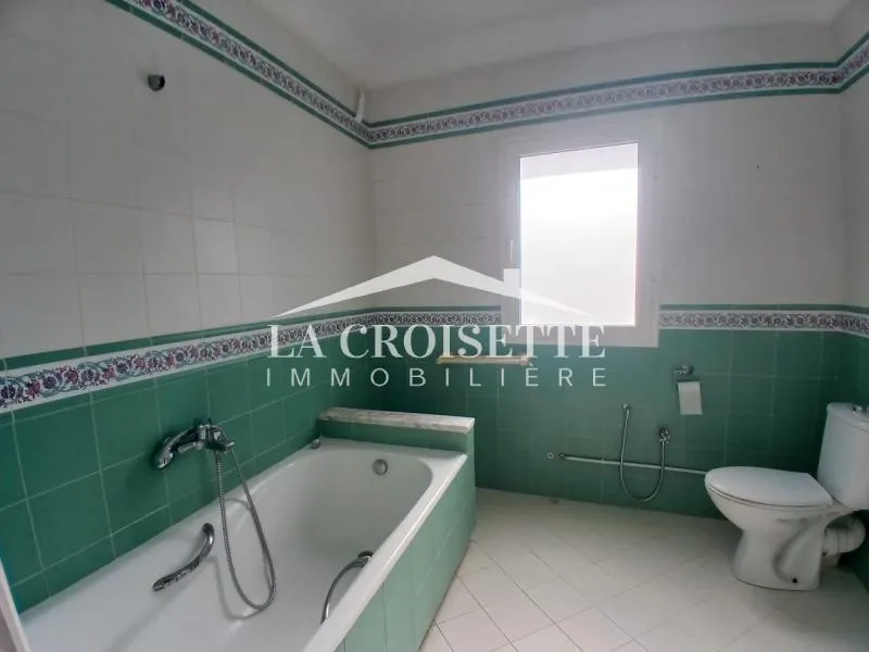 Villa S+5 avec piscine à louer à Gammarth MVL0047