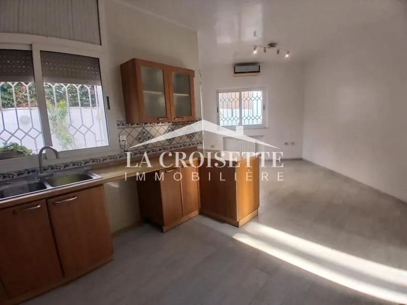 Villa S+5 avec piscine à louer à Gammarth MVL0047