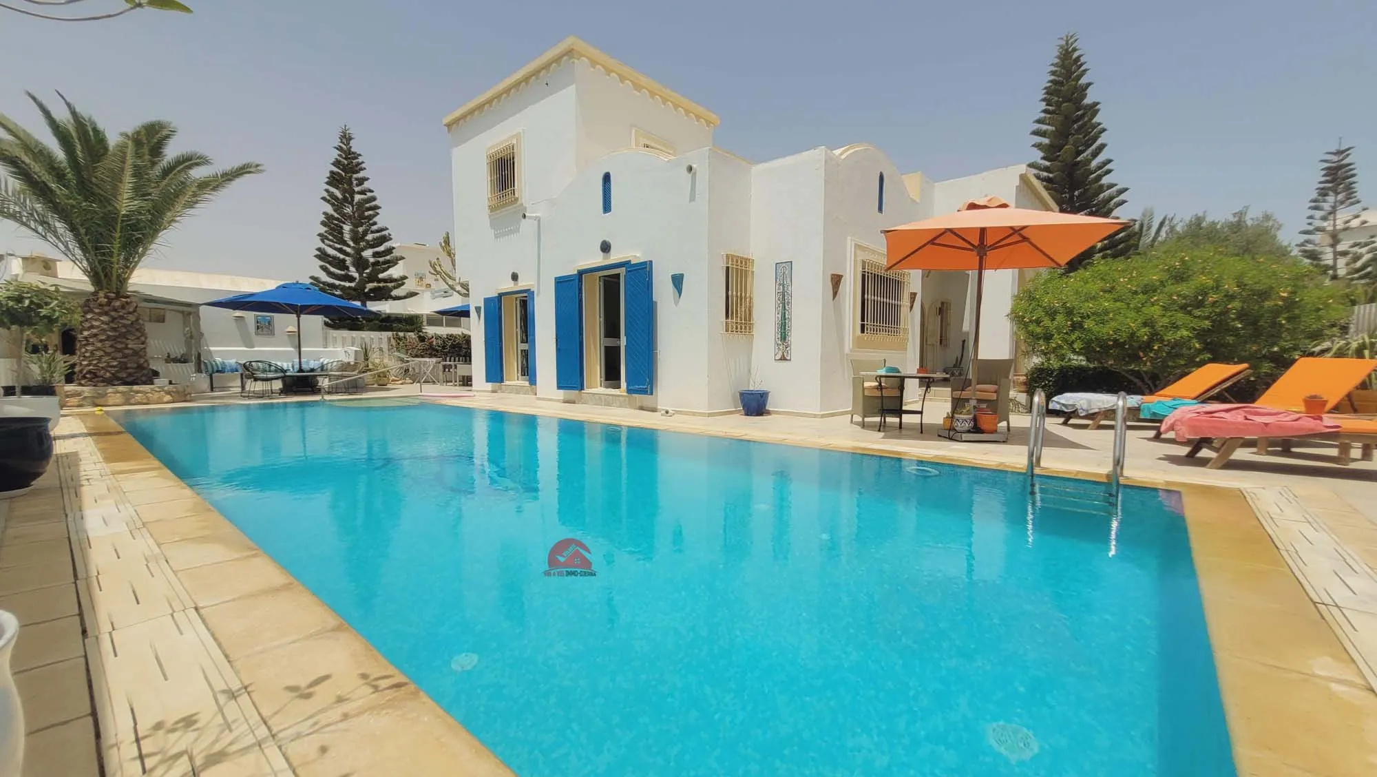 BELLE VILLA AVEC PISCINE PRIVÉE EN ZONE TOURISTIQUE DJERBA - RÉF V623