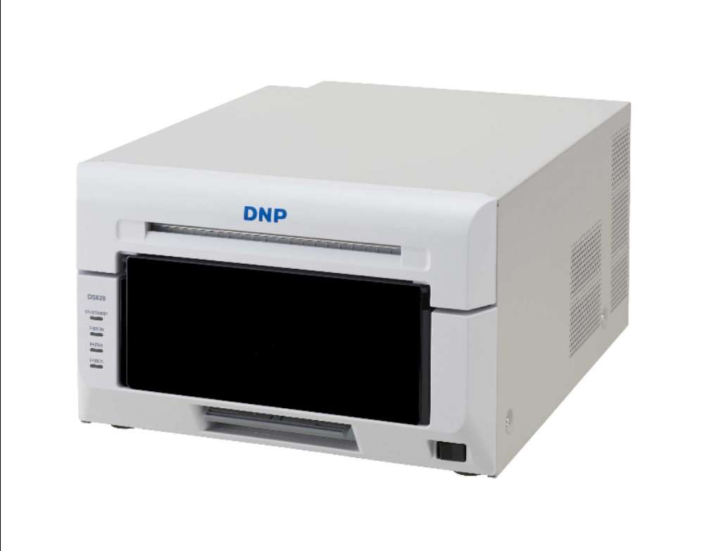 imprimante dnp ds 620 en très bon état , avec consommable , tél 98508252