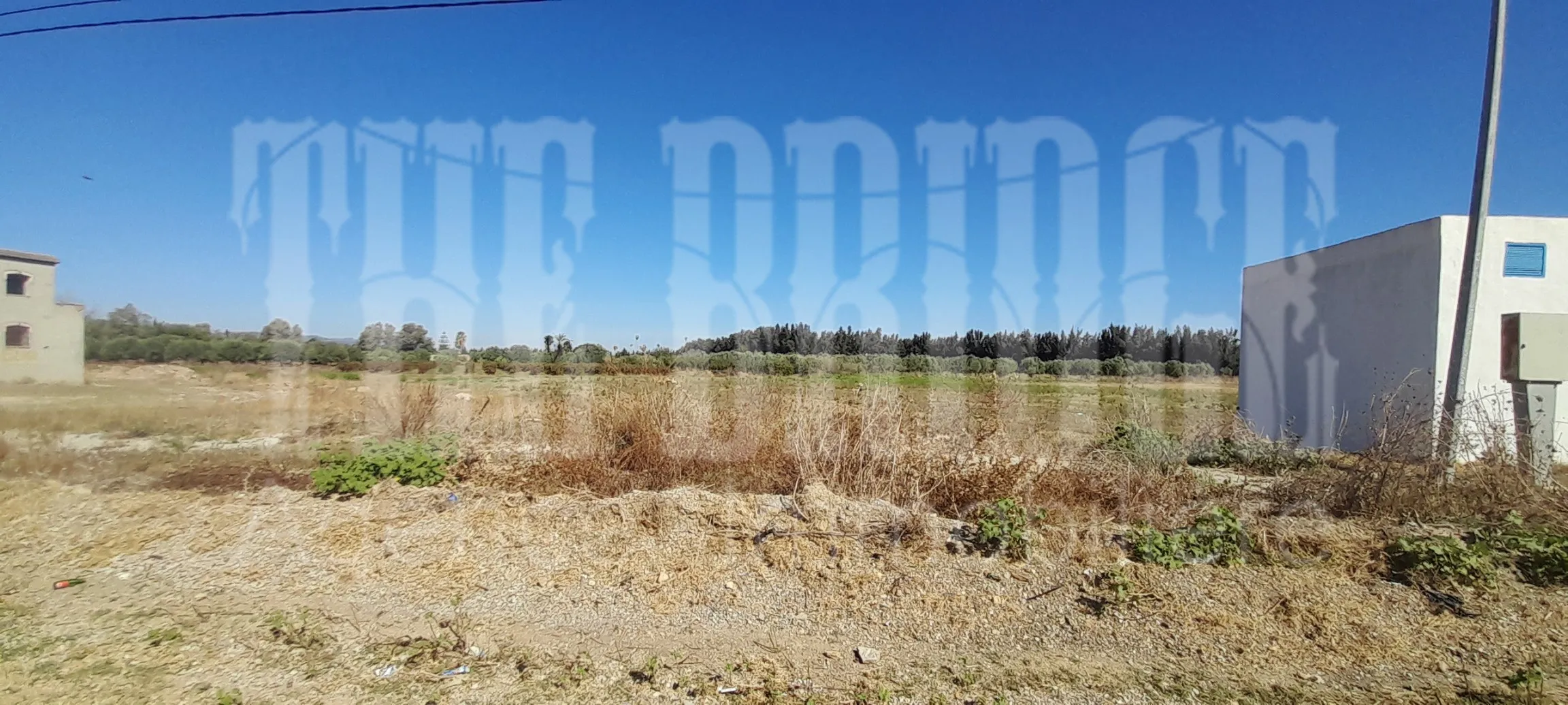 425 m² à Turki sur la route R27