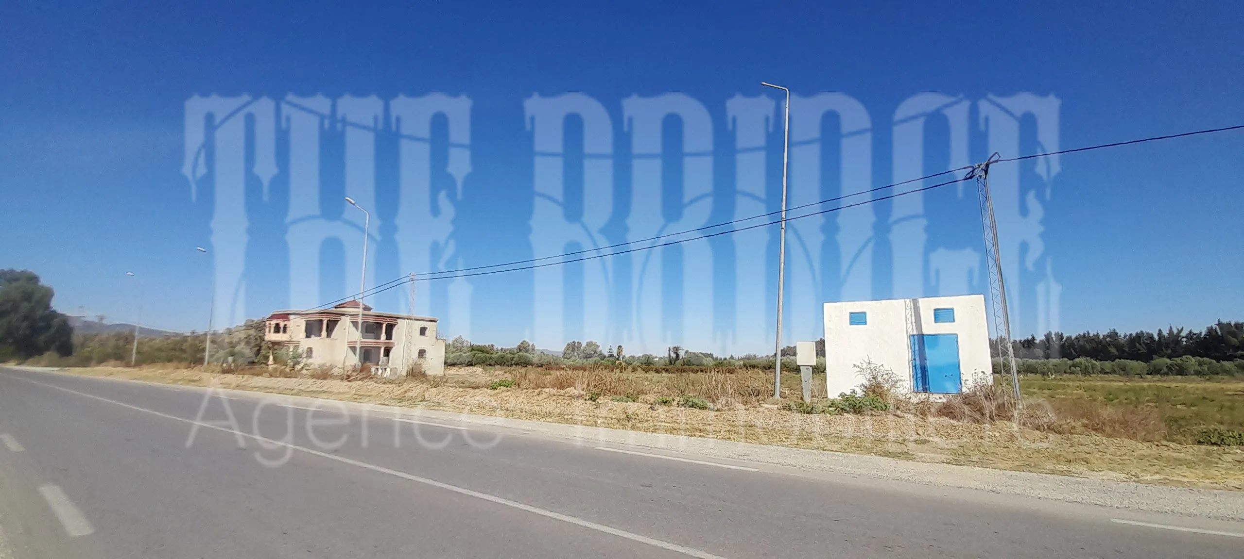425 m² à Turki sur la route R27