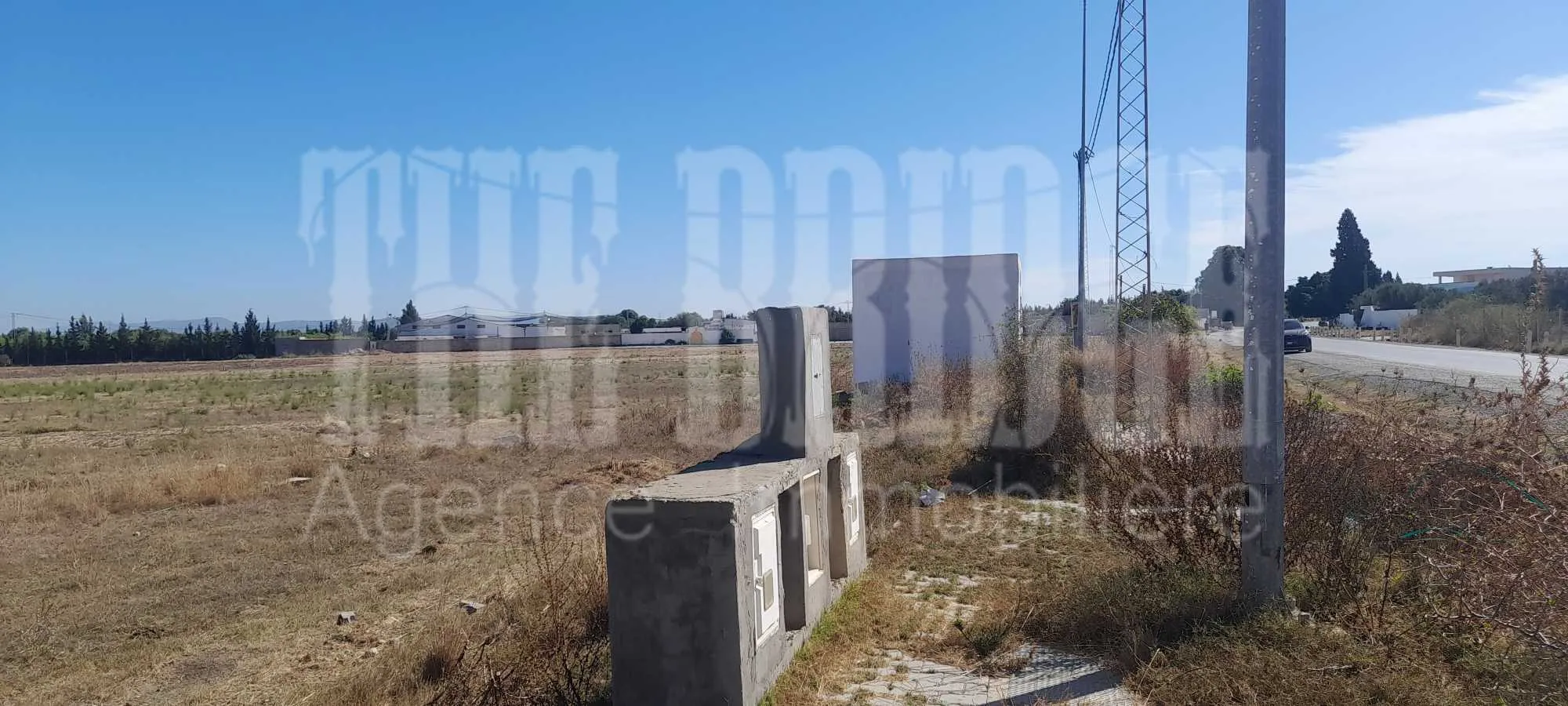 425 m² à Turki sur la route R27