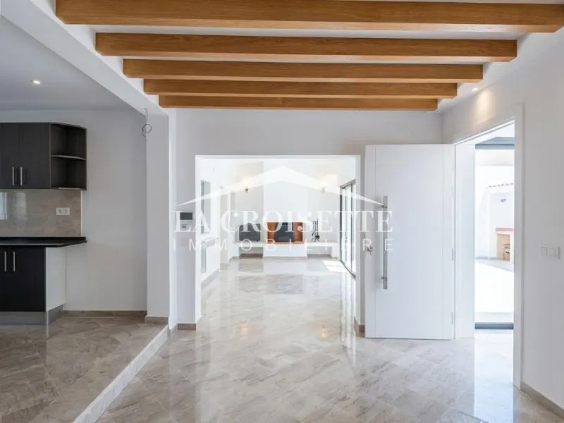 villa S+2 avec jardin et piscine à Gammarth MVL0136