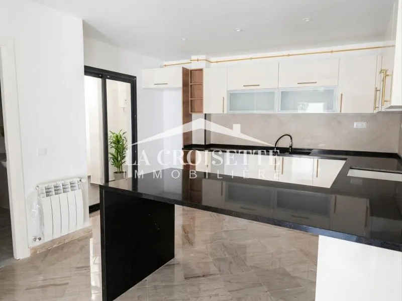 villa S+2 avec jardin et piscine à Gammarth MVL0136