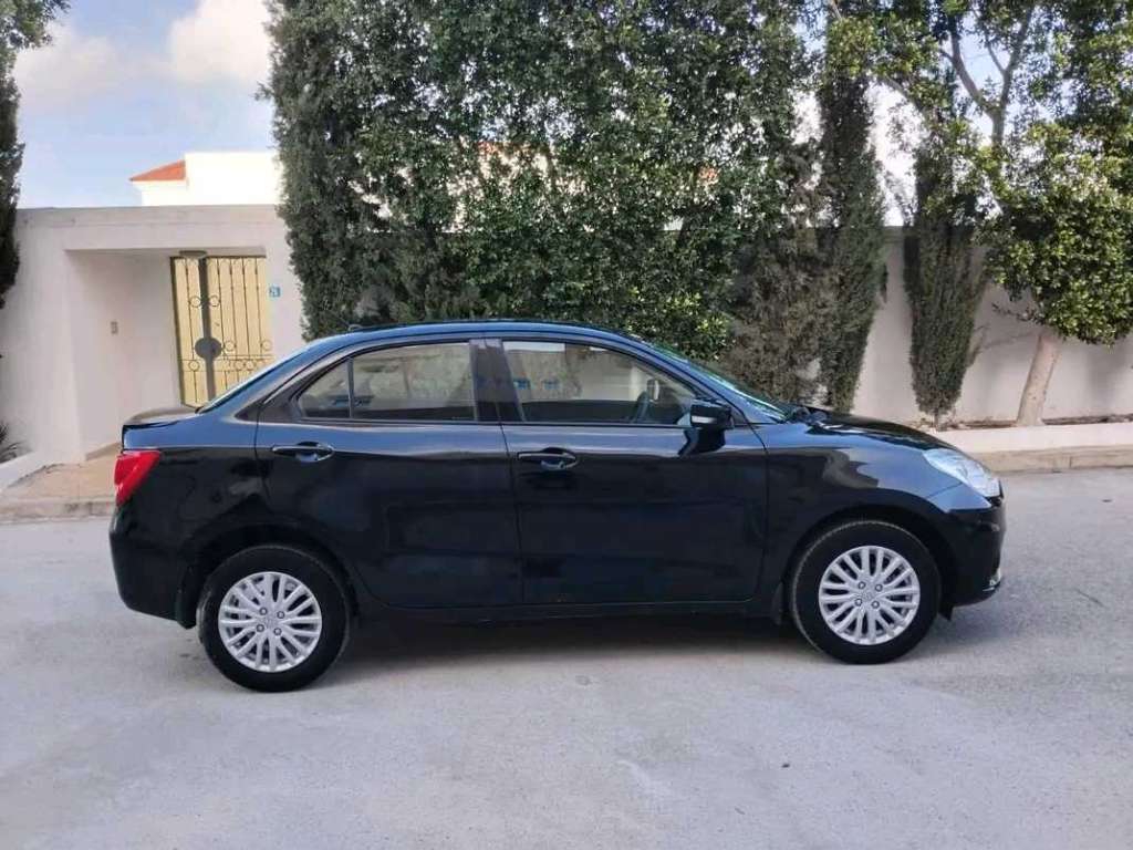 SUZUKI DZAIR GL PREMIÈRE MAIN EN TRÈS BON ÉTAT 