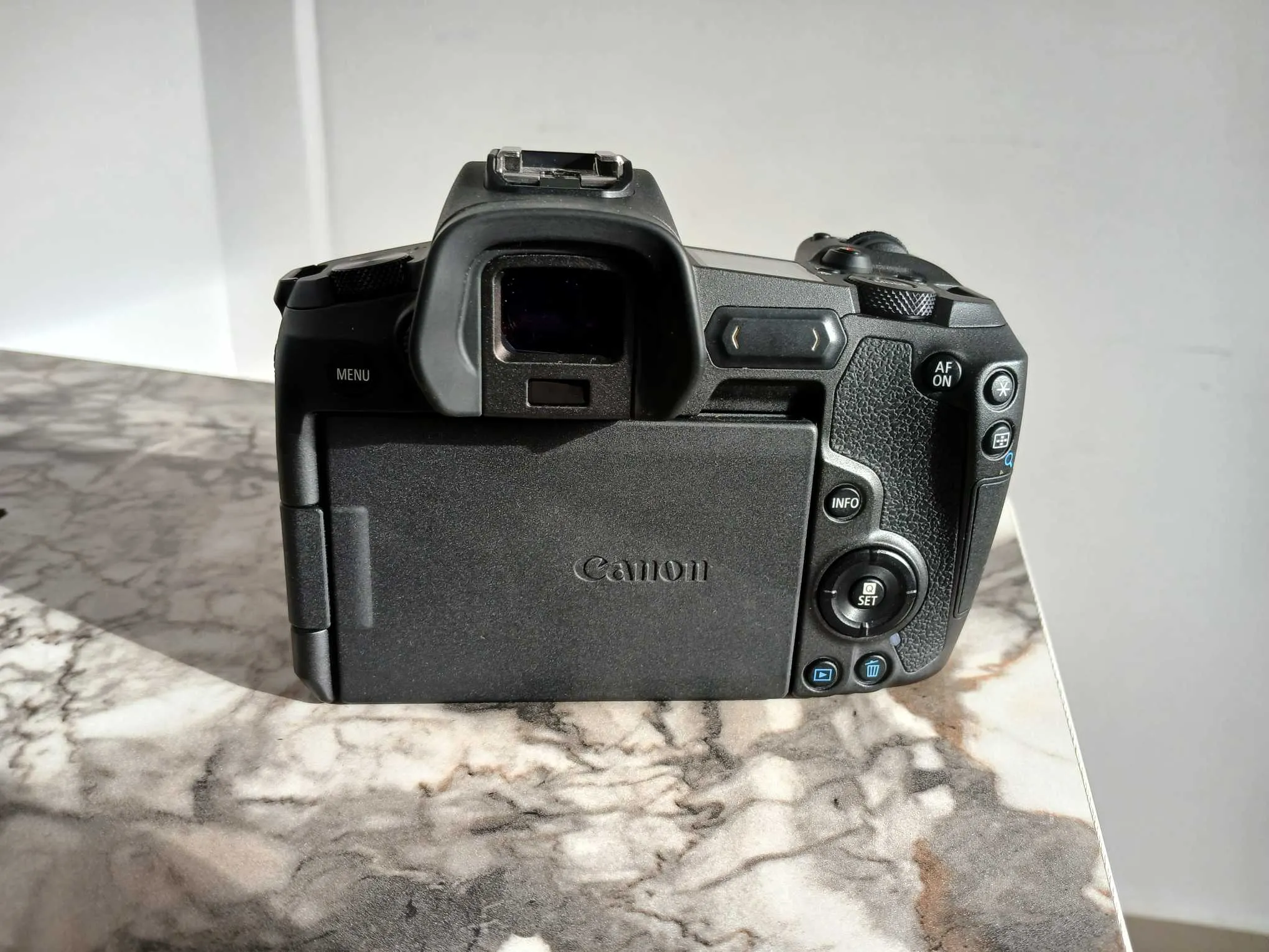 📸 Canon EOS R – Hybride Plein Format | Occasion Importé de France