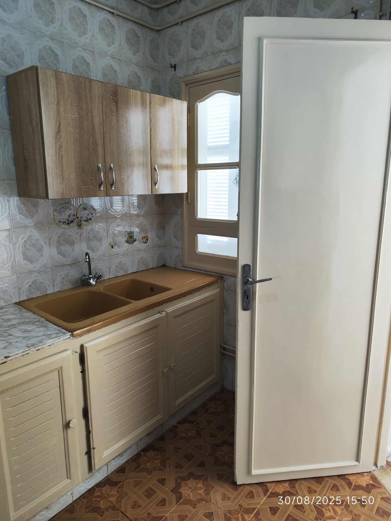 Vente d un appartement s+3 El Mourouj 5