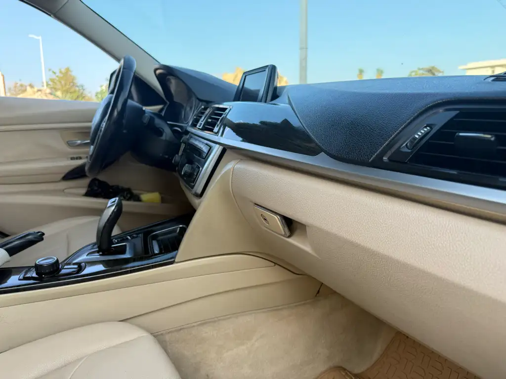 Bmw f30 model 2014