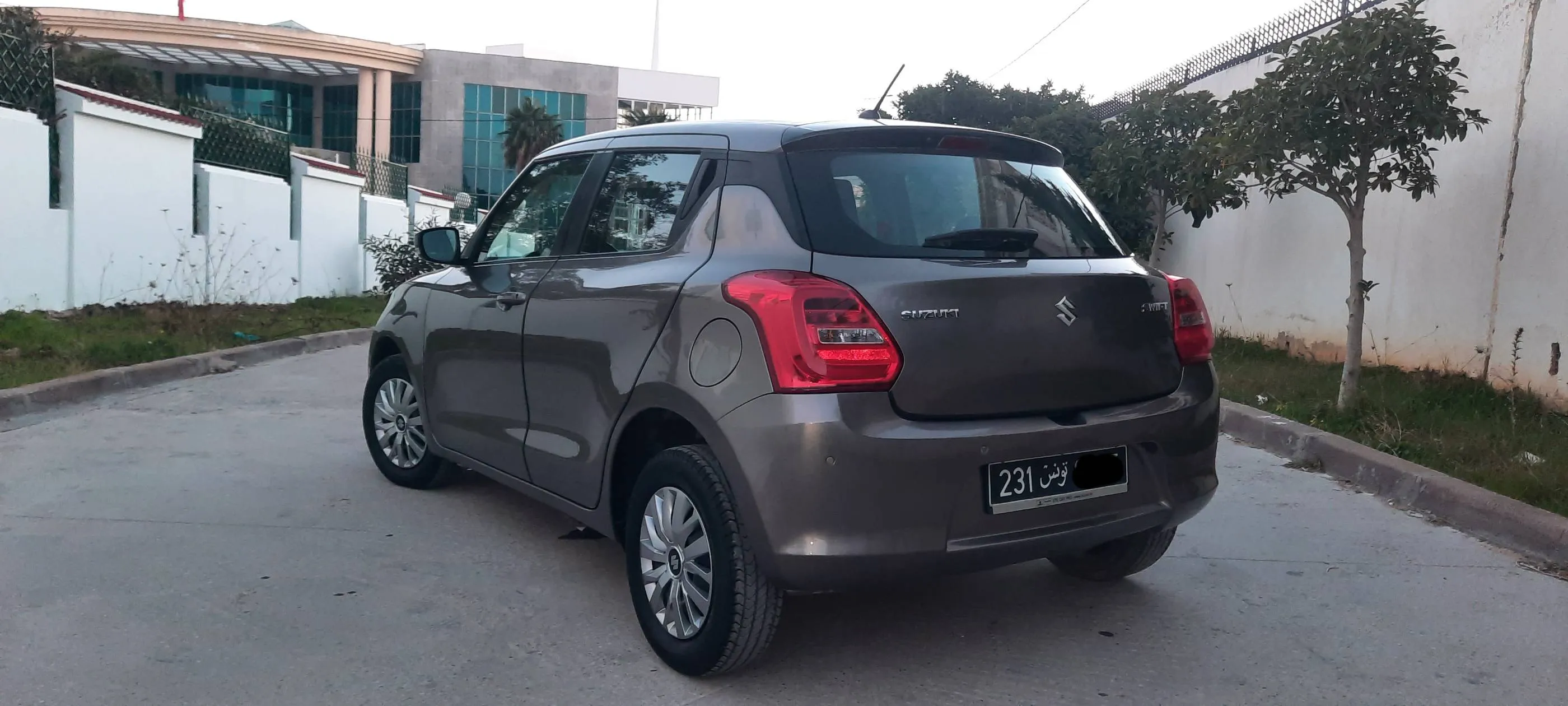 Suzuki swift 4cylindres essence 5cv 1.2L km 86000 Tl:28431642