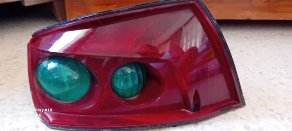 Feu arrière droit peugeot 407 origine 