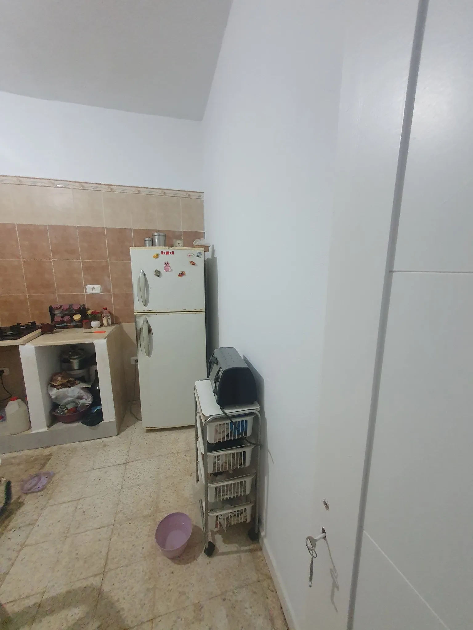  etage de villa S+3 semi meublé situé Manar 1 côté qlinique vétérinaire