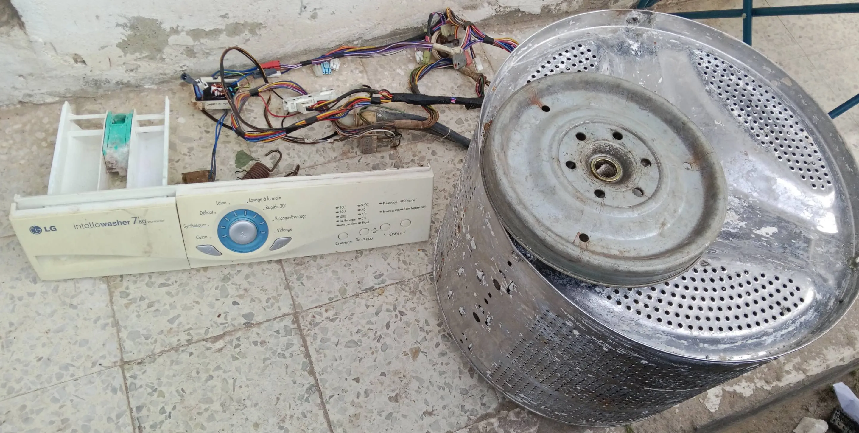 Carte électronique ; Moteur ; porte et accessoires machine à laver lg 7 Kg