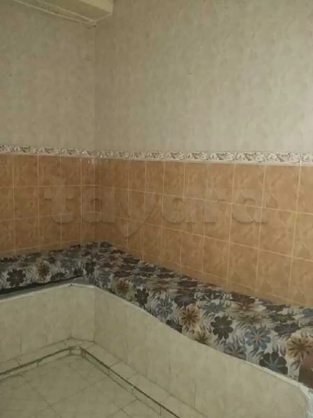 un appartement s+2 au 4éme étage (sans ascenseur) a louer a Ksar Said 2 Prés de café Flamenco