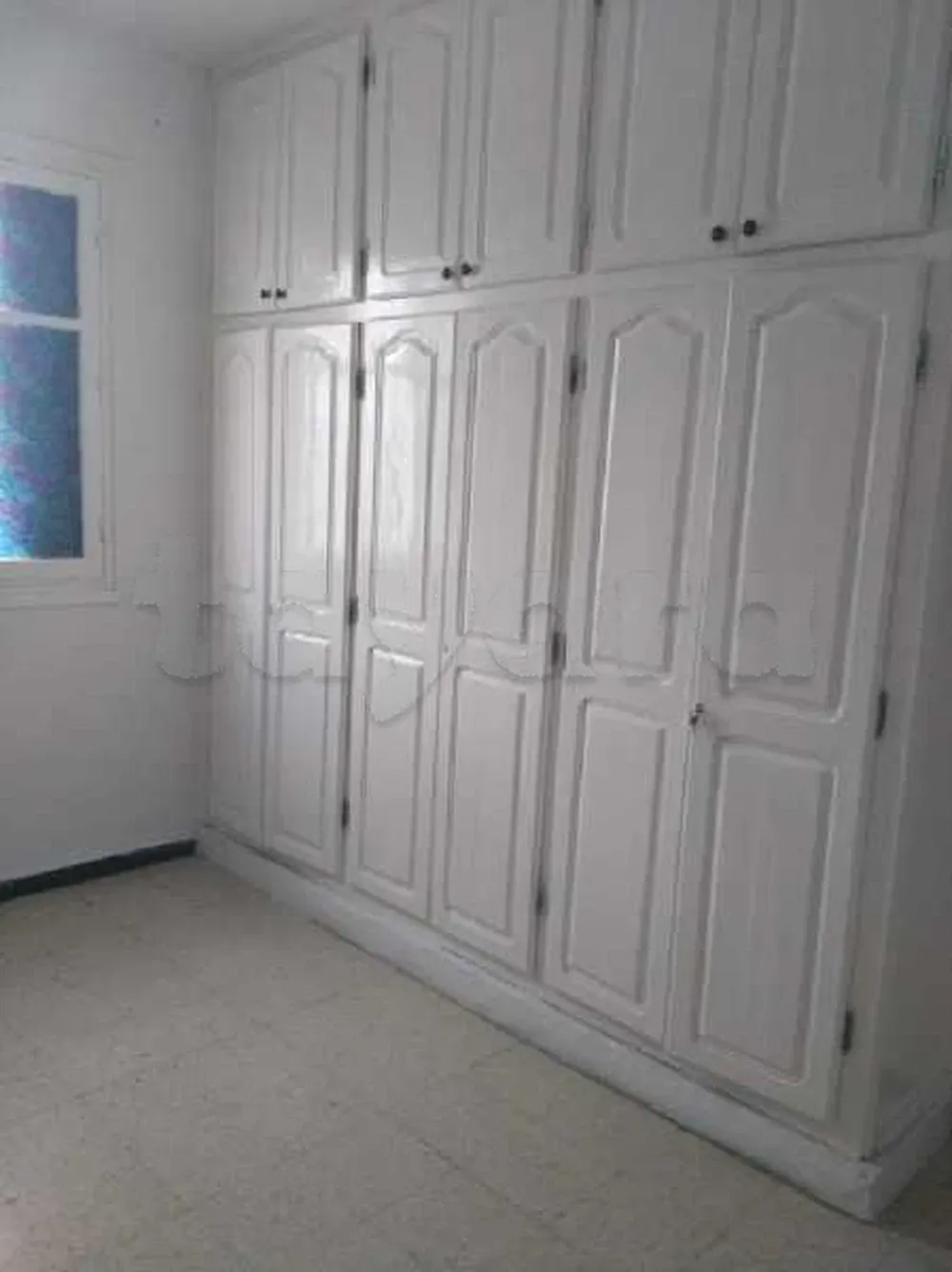 un appartement s+2 au 4éme étage (sans ascenseur) a louer a Ksar Said 2 Prés de café Flamenco