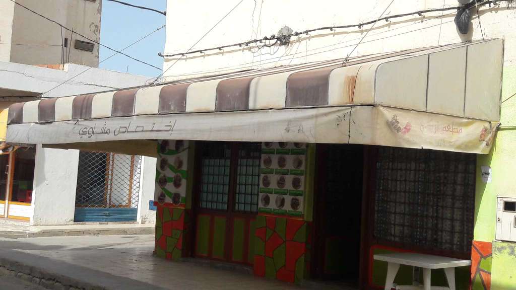 مطعم في باب بحر مساحة المطعم 50 متر مع سكن مع gaz de ville 